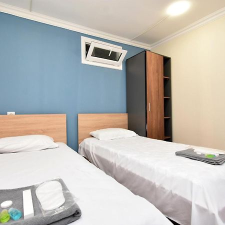 Aaaa Hotel Yerevan Exterior photo